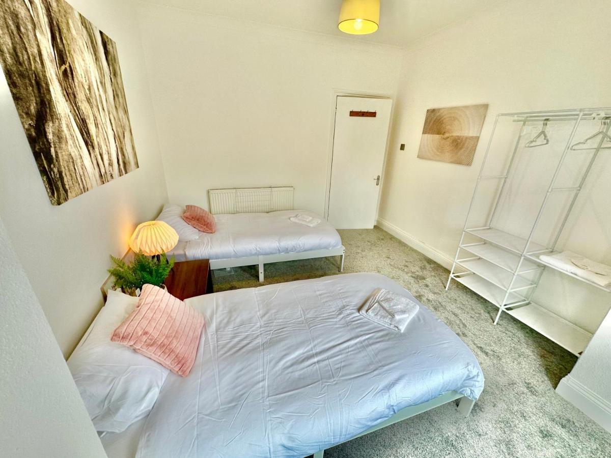 Chic Apartment In Central Bournemouth With Parking Екстериор снимка